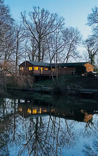 Fishing Lake Cabin - Warwickshire