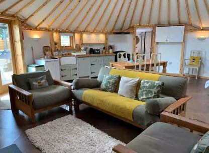 Roundhouse & Hot Tub - Norfolk