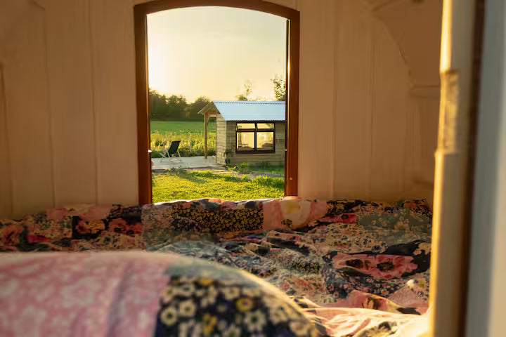Romantic Wagon & Farm Stay - Kent
