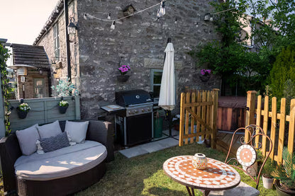 Modernised 1700's Cottage - Derbyshire