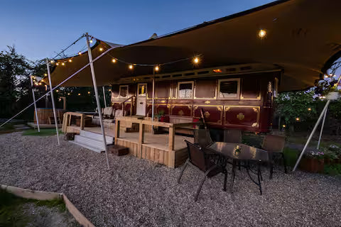 Romantic Wagon & Farm Stay - Kent