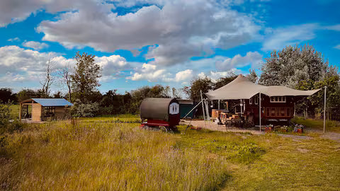 Romantic Wagon & Farm Stay - Kent