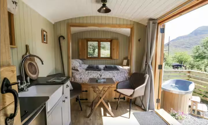 Shepherd Hut - Llanbedr