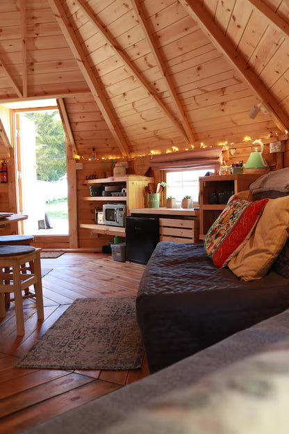 The Hut & Hot Tub - Kent