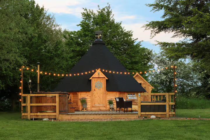 The Hut & Hot Tub - Kent