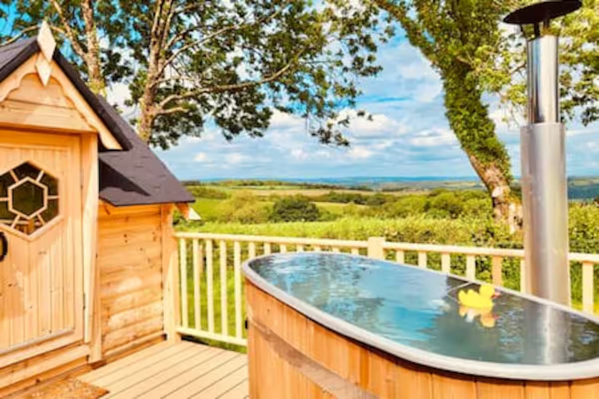 Rustic Cabn & Hot Tub - Devon