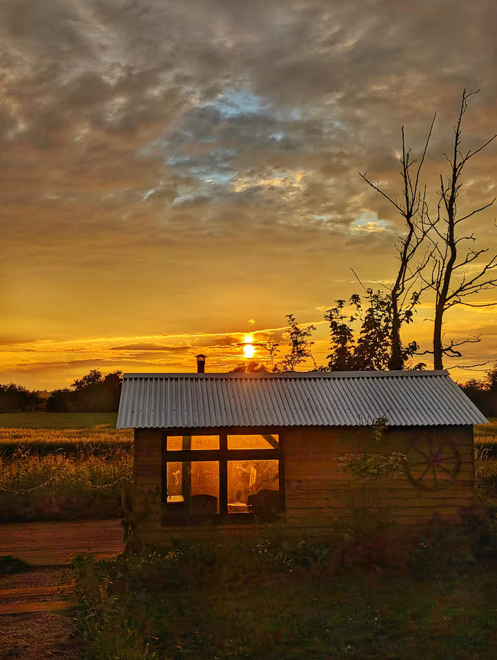 Romantic Wagon & Farm Stay - Kent