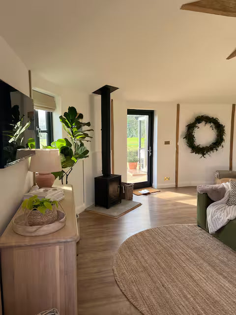 Luxury Roundhouse & Hot Tub - North Curry