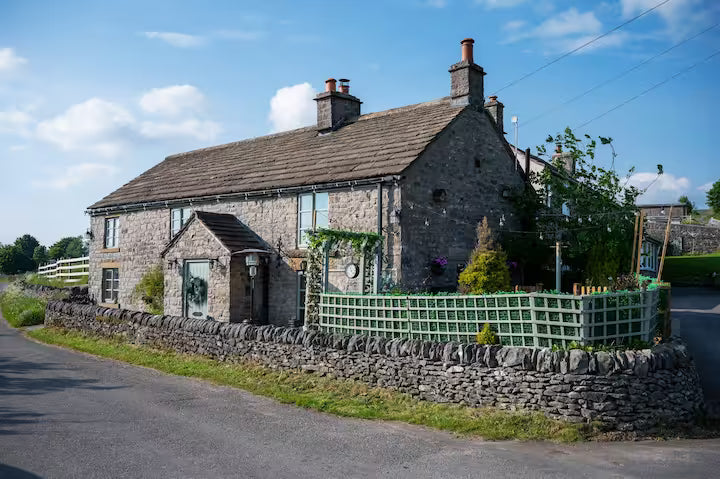 Modernised 1700's Cottage - Derbyshire