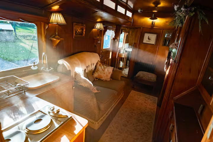 Romantic Wagon & Farm Stay - Kent