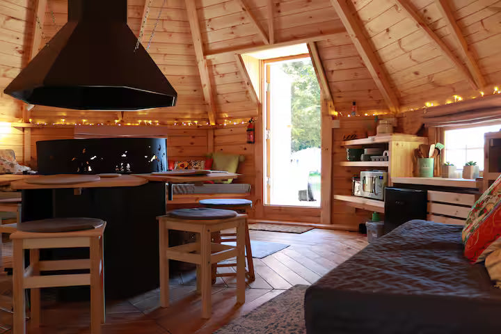 The Hut & Hot Tub - Kent