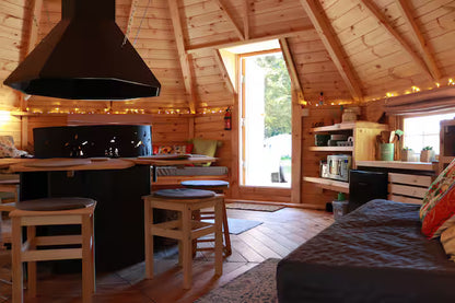 The Hut & Hot Tub - Kent