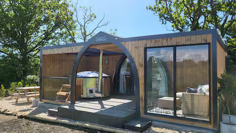 Relaxing Hut & Hot Tub - East Sussex