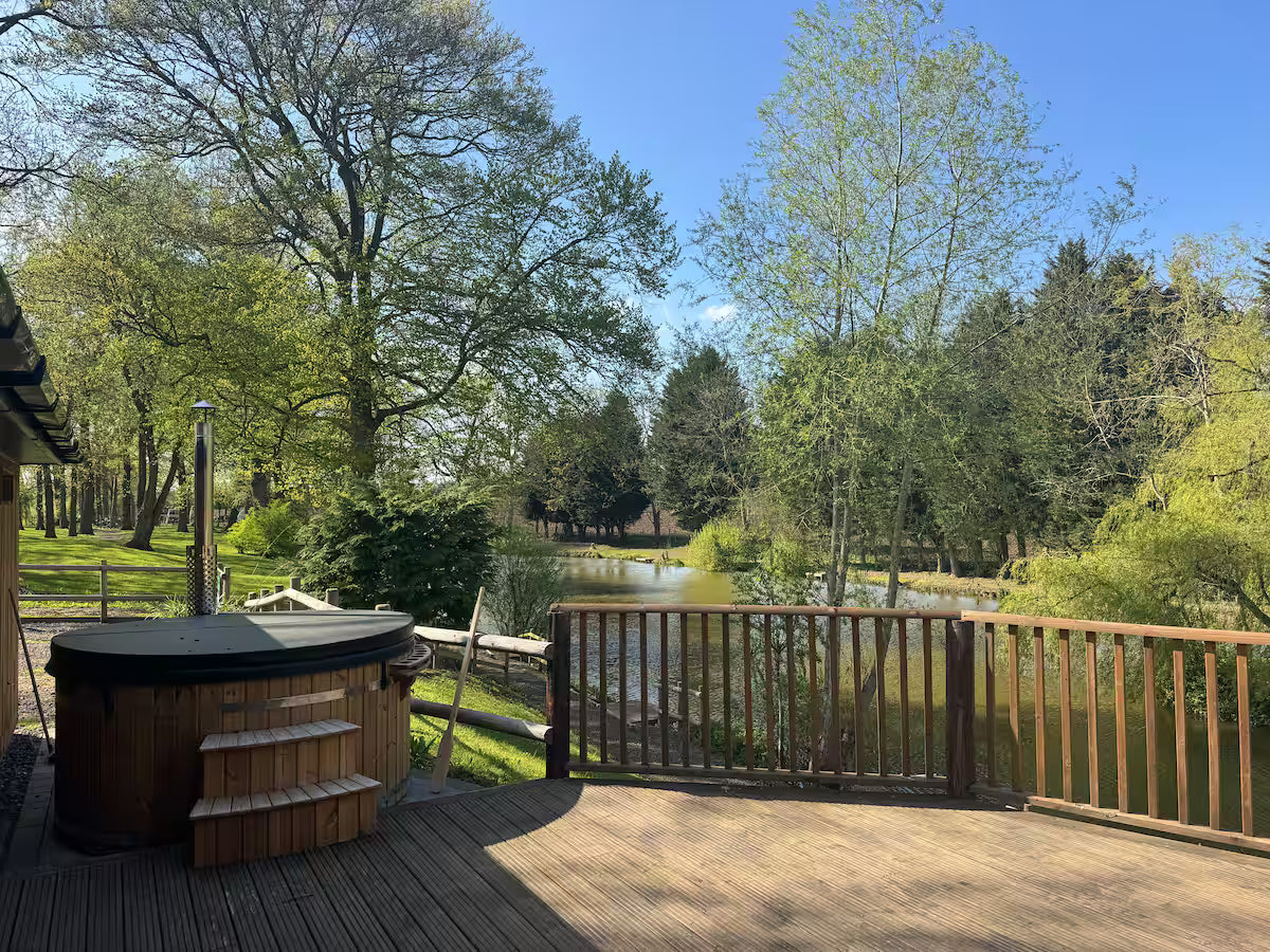 Fishing Lake Cabin - Warwickshire