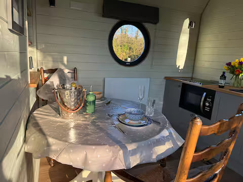 Romantic Retreat - Ashwicke