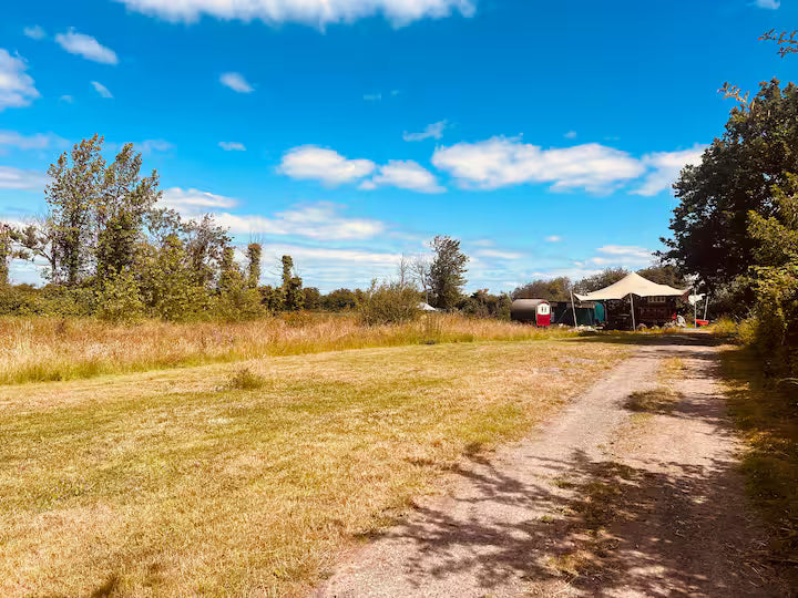 Romantic Wagon & Farm Stay - Kent