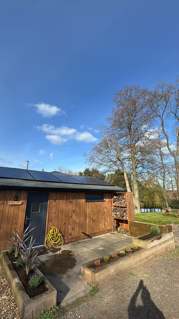 Fishing Lake Cabin - Warwickshire