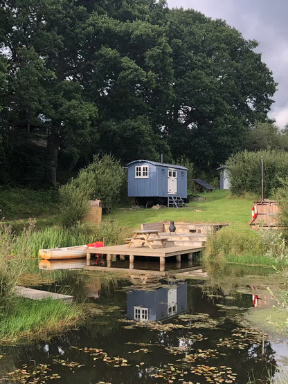 Off Grid Shepherd Hut - West Devon