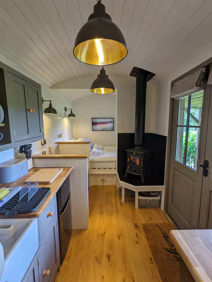 Hut In The New Forest - Hampshire