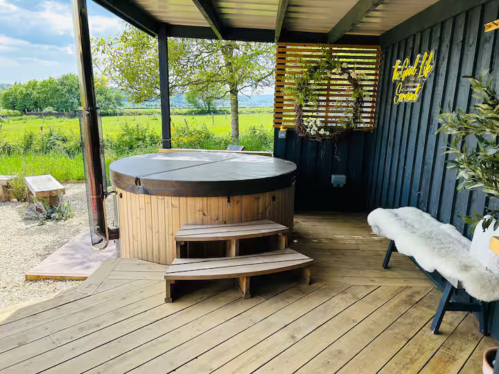Luxury Roundhouse & Hot Tub - North Curry