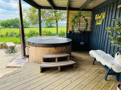 Luxury Roundhouse & Hot Tub - North Curry
