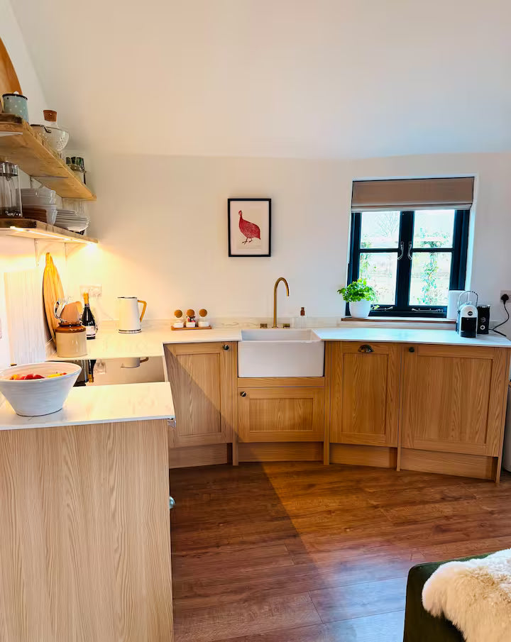 Luxury Roundhouse & Hot Tub - North Curry