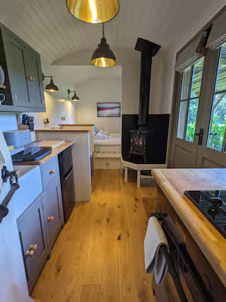 Hut In The New Forest - Hampshire