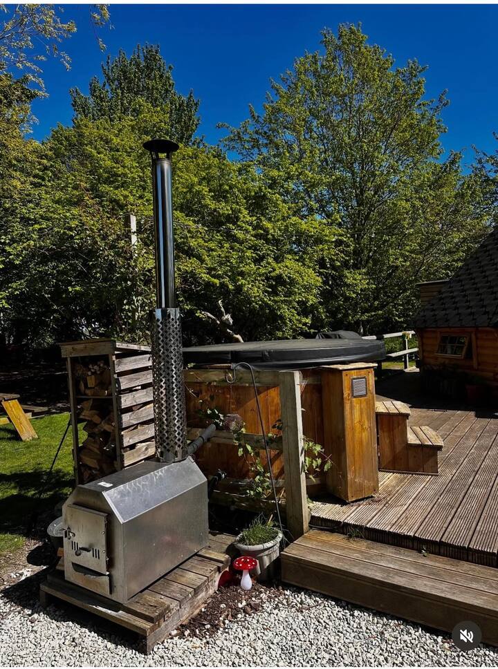 The Hut & Hot Tub - Kent