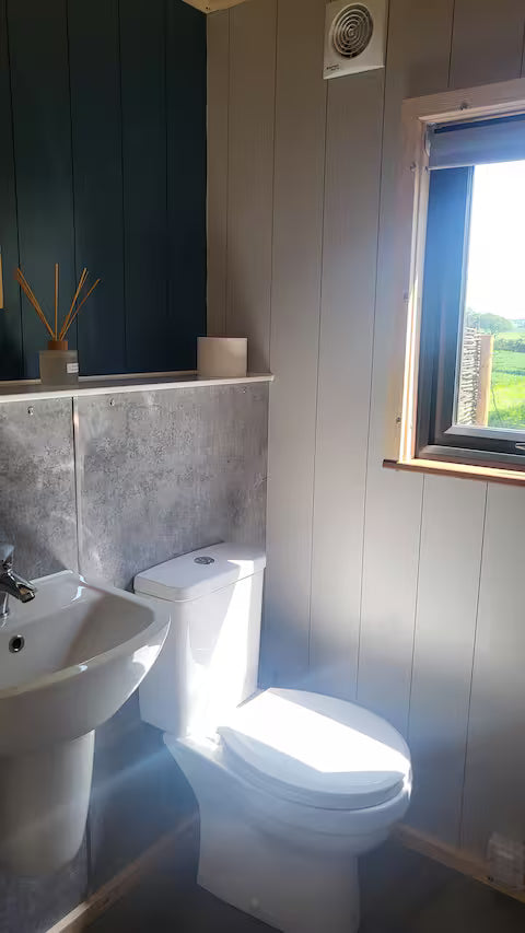 Relaxing Hut & Hot Tub - East Sussex