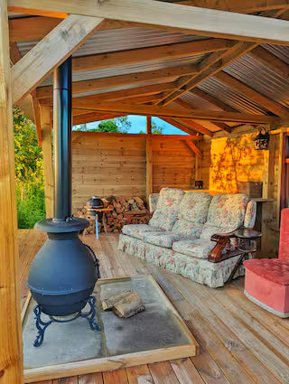 Romantic Wagon & Farm Stay - Kent