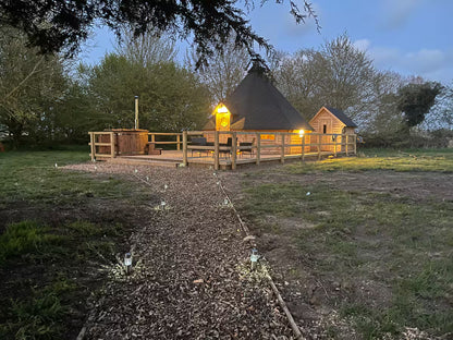 The Hut & Hot Tub - Kent