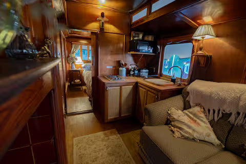 Romantic Wagon & Farm Stay - Kent