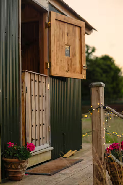 Romantic Luxury Shepherd Hut - Windsor