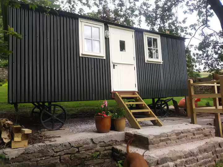 Shepherd Hut - Derbyshire